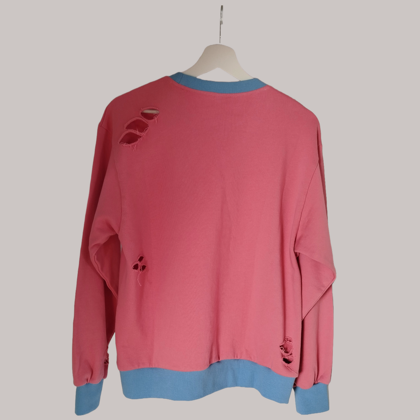 100% cotton sweatshirt with slim sleeves and tapered hem for women
