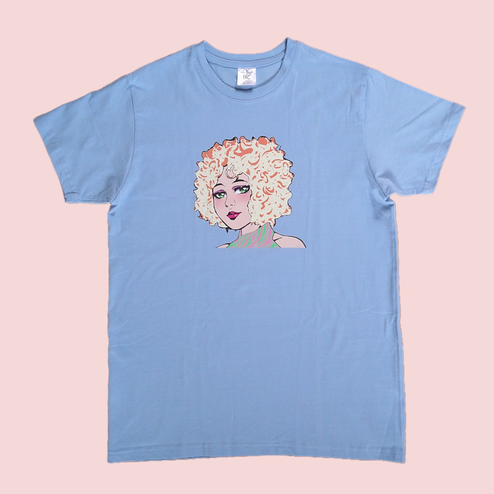 A chic handbag and casual T-shirt
